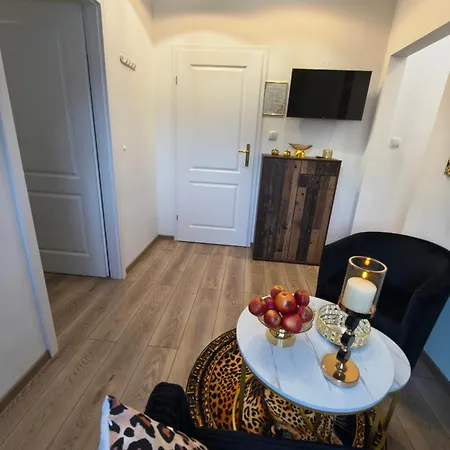 Fiona1 Centrum700m Parking Bezplatny Monitorowany Salon Tv Sypialnia Tv Kuchnia Lazienka Rekuperacja * קרפאז'
