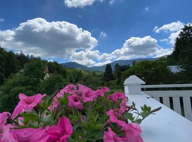 Apartament Fiona1 Centrum700m Parking Bezpłatny Monitorowany Salon Tv Sypialnia Tv Kuchnia łazienka Rekuperacja Karpacz