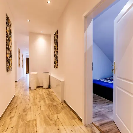 아파트 Fiona1 Centrum700m Parking Bezplatny Monitorowany Salon Tv Sypialnia Tv Kuchnia Lazienka Rekuperacja 카르파츠